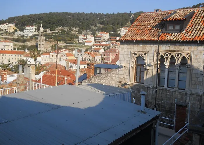 Ada Novak דירה *