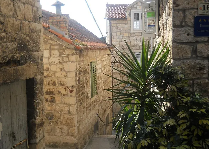 Daire Ada Novak Hvar Town